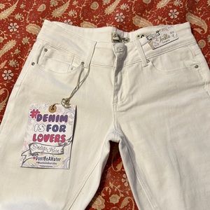 Indigo Rein white denim jeans. Ankle length.